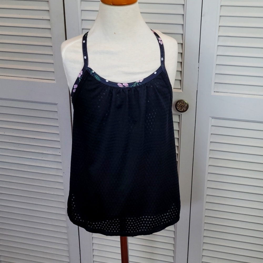 Sell a tank/ sport shirt with built-in bra.